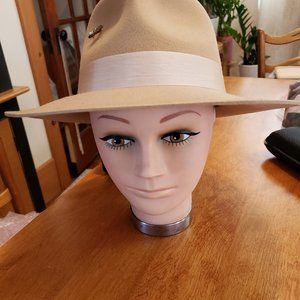 LACK OF COLOR  Hat. Medium. FREE GIFT!!